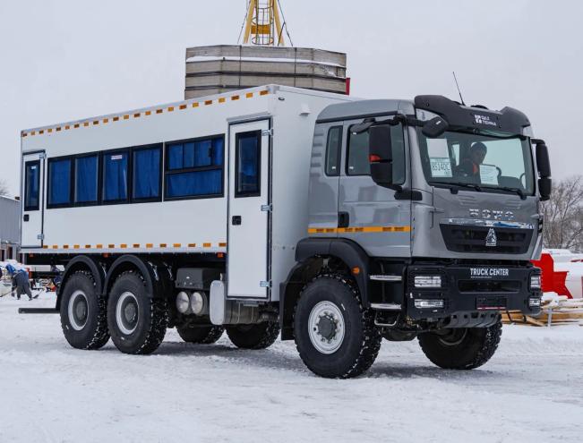 Вахтовый автобус HOWO 6х6